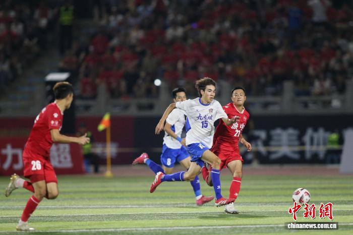 渝超联赛揭幕战在重庆打响，前国脚赵明剑凭一