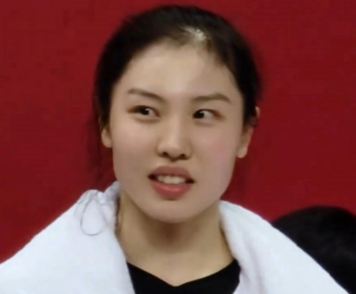 中国女篮力克巴西韩旭爆发张曼曼惊艳李月汝低