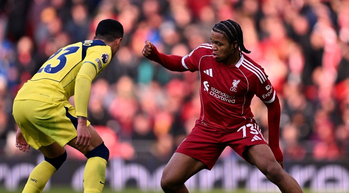 利物浦瞄准法布雷加斯换帅 球迷呼吁斯洛特下课