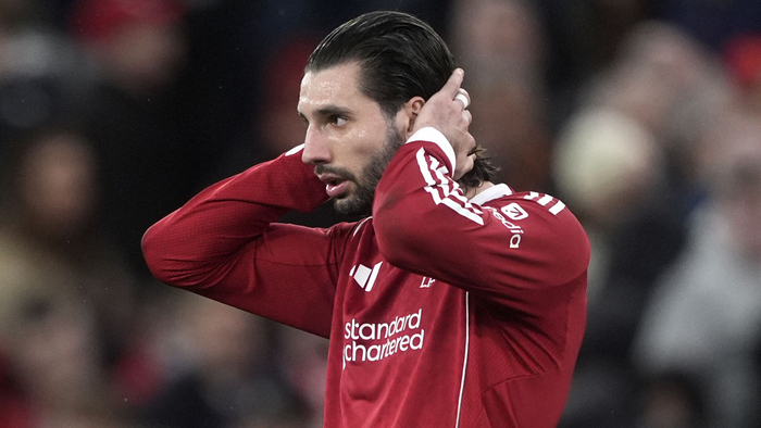 利物浦瞄准法布雷加斯换帅 球迷呼吁斯洛特下课