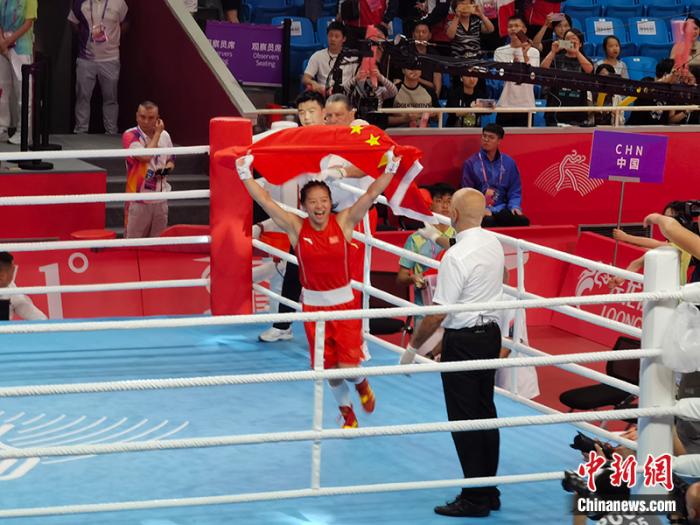 杭州亚运会拳击赛场首日诞生双冠王