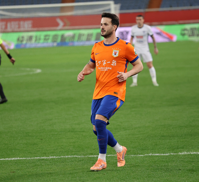 中超第四轮激战：申花逆转津门虎，新鹏城大胜