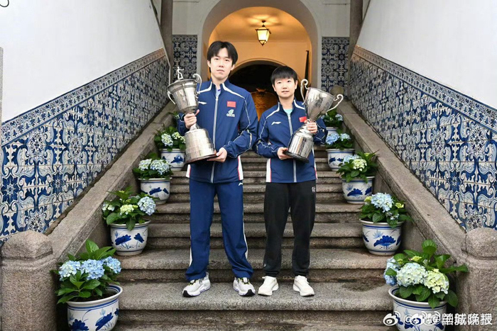 王楚钦孙颖莎澳门拍摄冠军城市宣传照