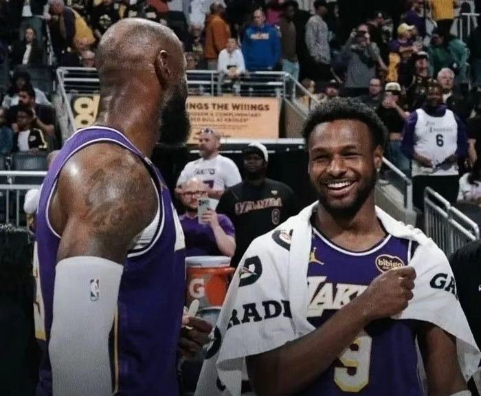 詹姆斯与库里友情回顾 今夏去向分析