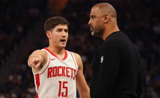 火箭惨败湖人杜兰特缺席詹杜对决成遗憾